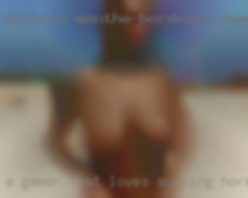 A gamer that loves sucking horny cock!